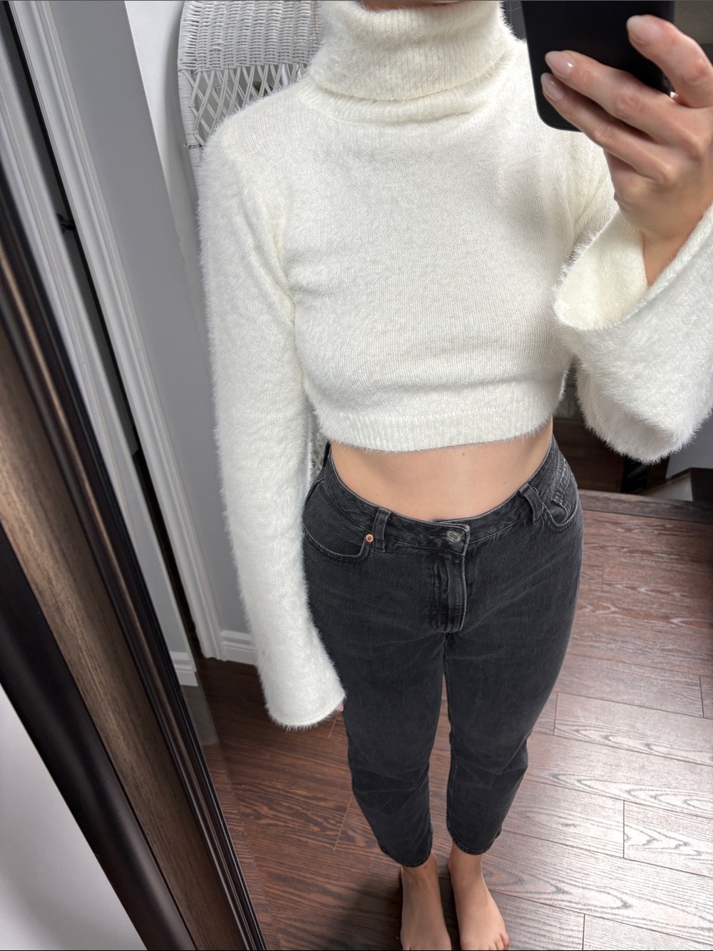 SHEIN Ivory Cropped Turtleneck Sweater